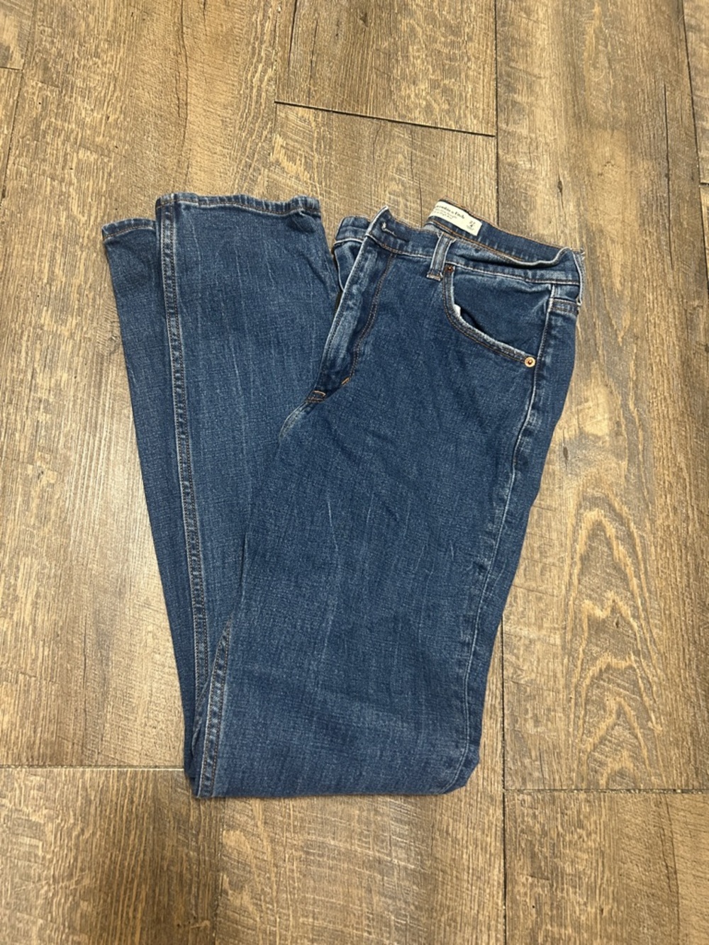 A&F 90s Slim Straight Ultra High Rise